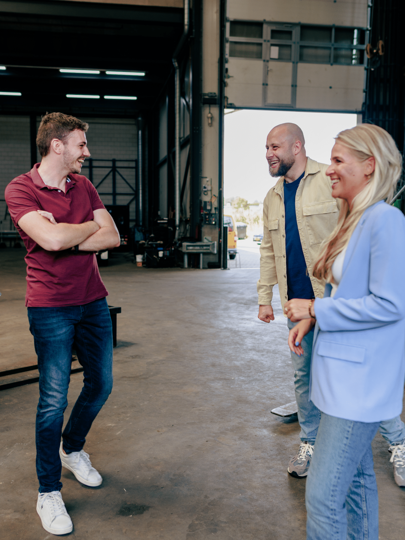 sfeer - Jeroen, Mike en Diede in gesprek in de loods bij MAAT