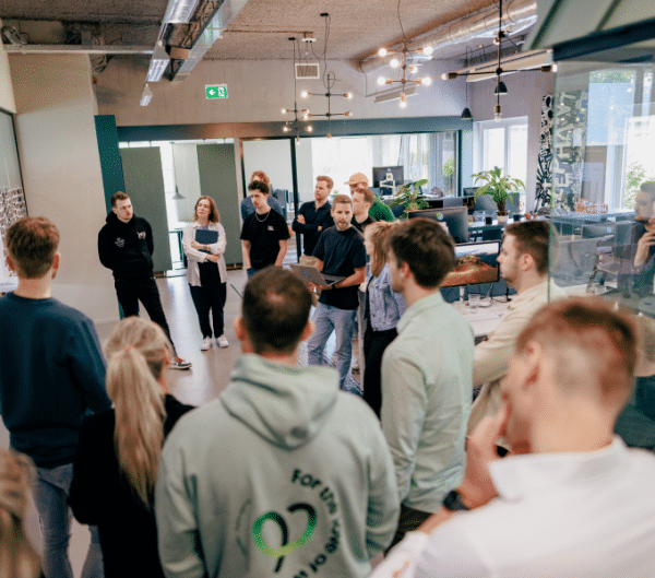 Standdown met het hele team op vrijdagmiddag bij Elephant